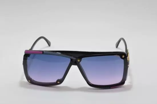 859 (001)