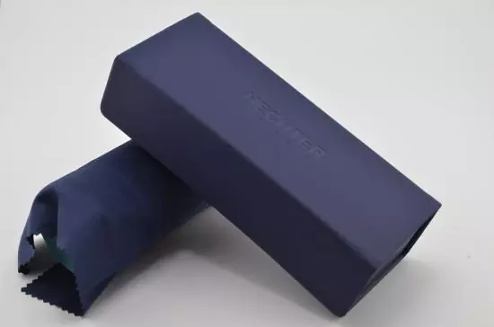 Hechter Paris Hartschalenetui - Farbe Blau + Tuch