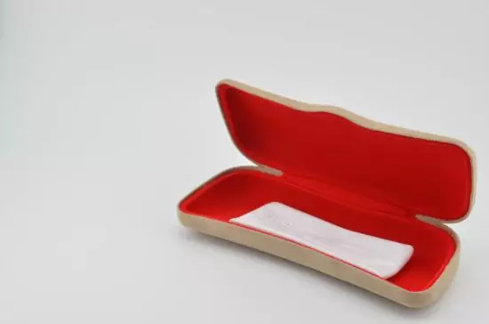 EtniaBarcelona Hartschalenetui - Farbe Beige + Tuch