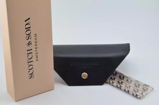 Scotch & Soda Softcase Etui - Farbe Schwarz + Tuch