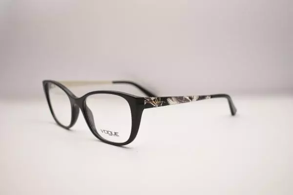 Vogue VO5190 (W44)