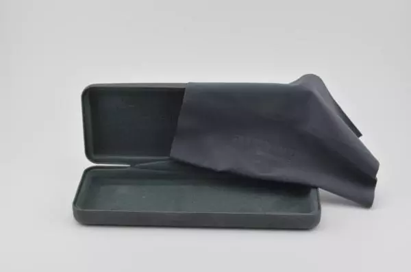 Ruud van Dyke Hartschalenetui - Farbe Grau + Tuch