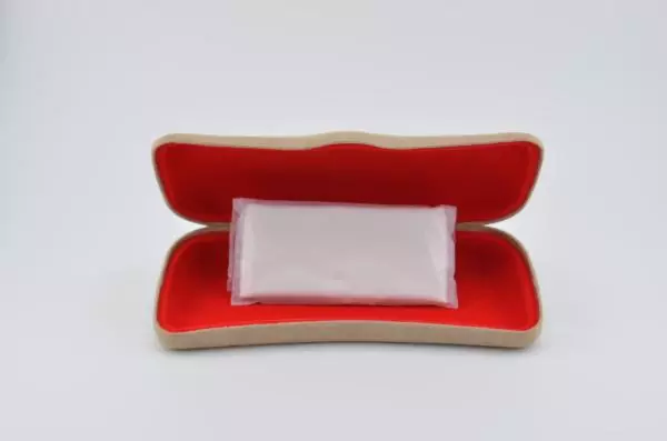 EtniaBarcelona Hartschalenetui - Farbe Beige + Tuch